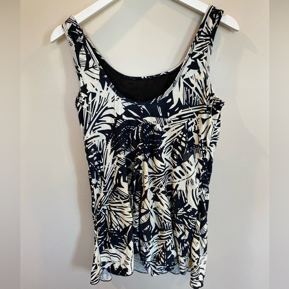 Shore Shapes Swimwear Suit Size 12 Black / White One Piece Floral - Picture 5 of 7